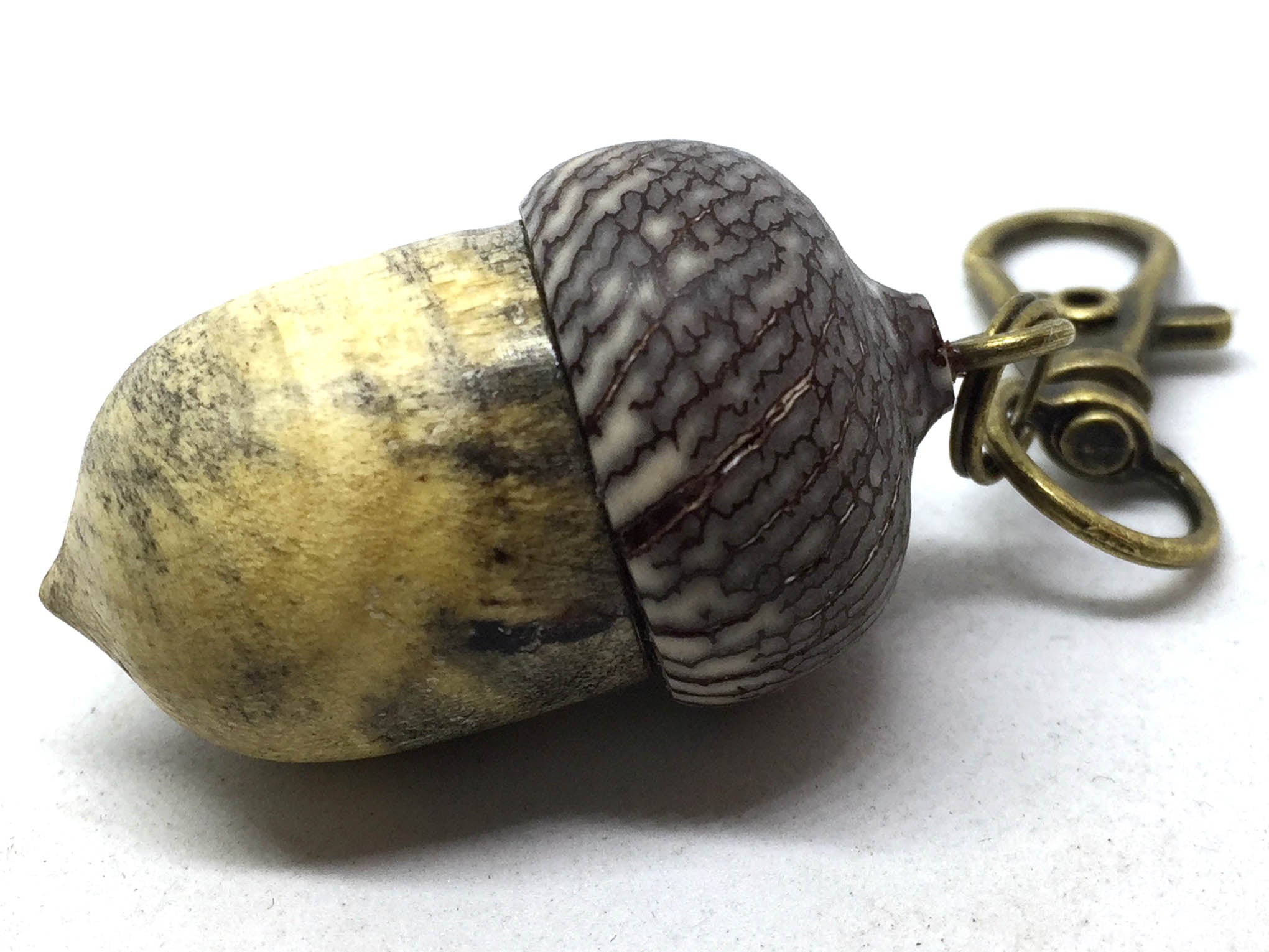 LV-5012 Buckeye Burl & Betelnut Acorn Pill Box, Pendant Box-SCREW CAP