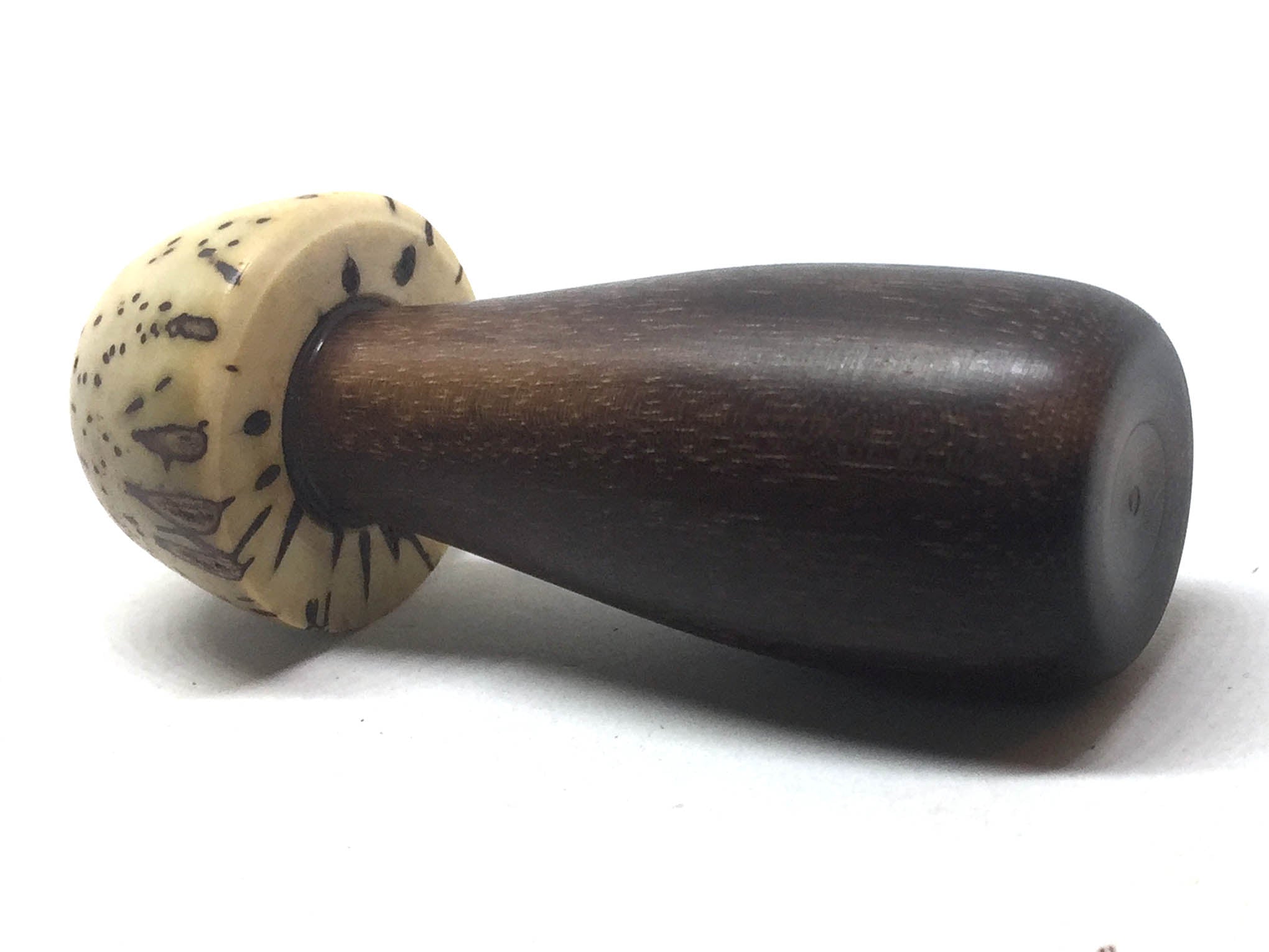 LV-5106 Raffia Palm Nut with Suriname Ironwood Mushroom Pill Holder, Needlecase-THREADED