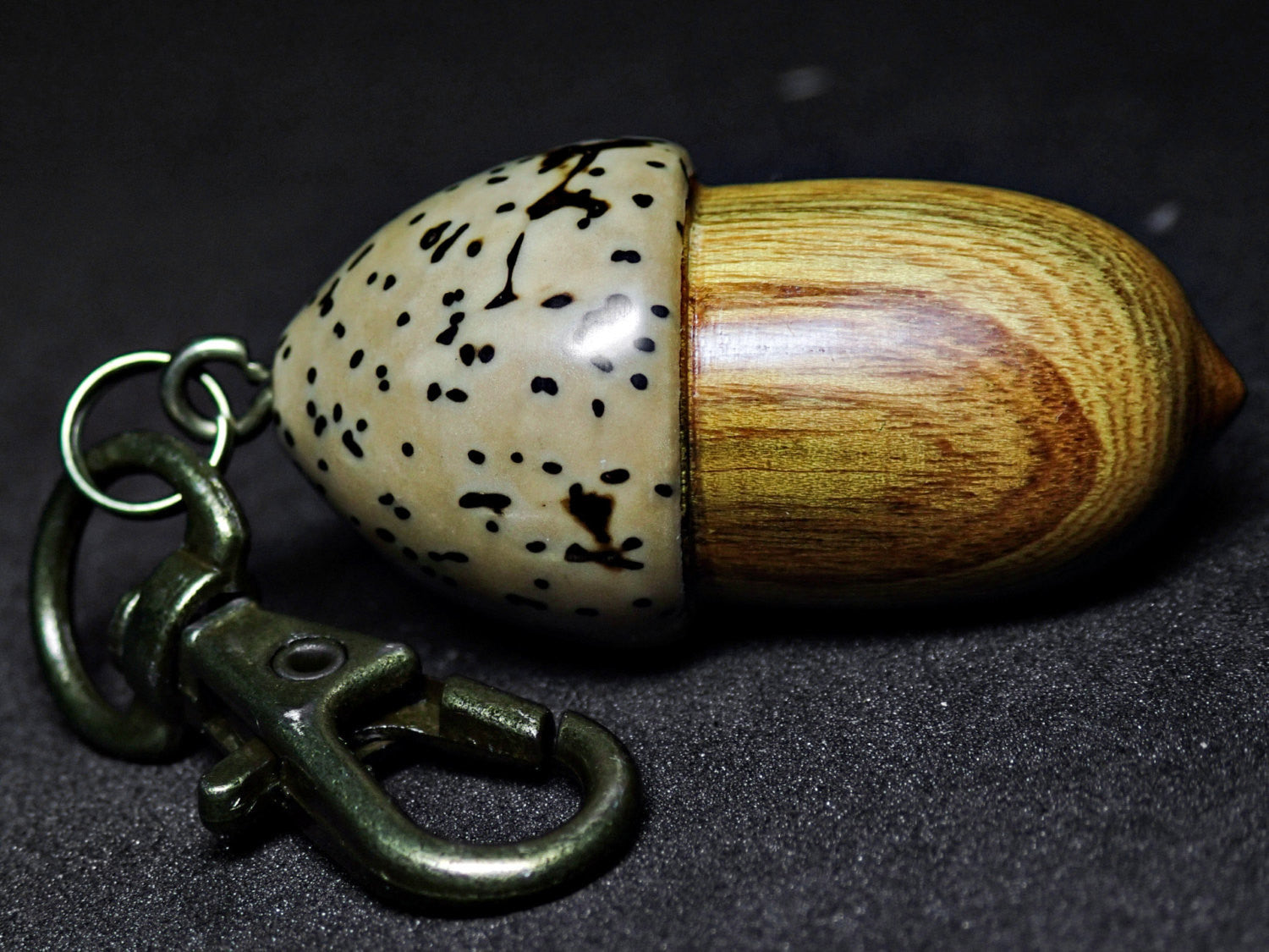LV-1097 American Smoketree & Palm Nut Acorn Box, Keychain, Pill Fob, Pendant-SCREW CAP
