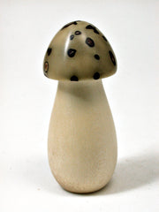 LV-2003 Holly & Raphia Palm Nut Threaded Mushroom Needlecase, Pill Box, Jewelry Box-SCREW CAP