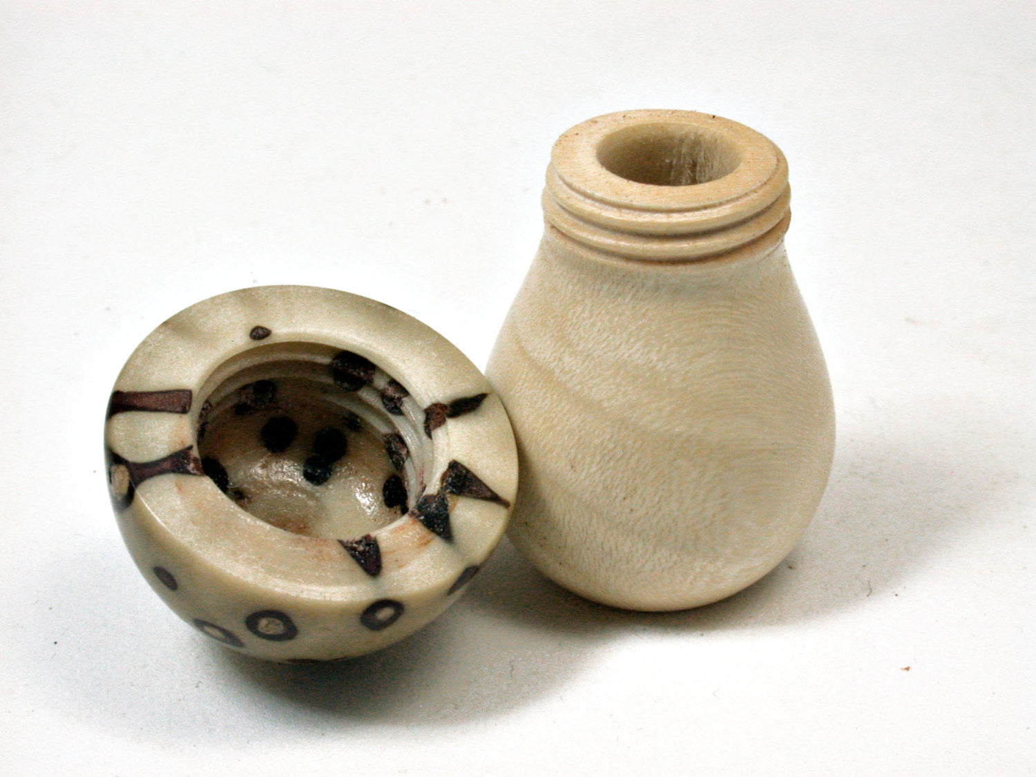 LV-2004 Holly & Raphia Palm Nut Threaded Mushroom Needlecase, Pill Box, Jewelry Box-SCREW CAP
