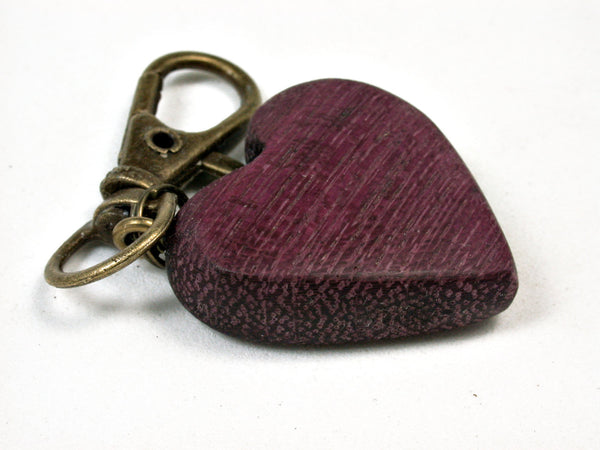 LV-2038 American Holly Wooden Heart Charm, Keychain, Wedding Favor-HAN –  Elvio Design